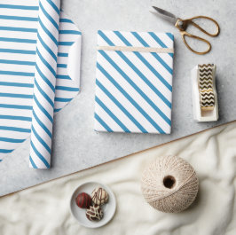 Zijn cadeau met liefde inpakken om te schijnen als cadeaupapier