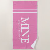 Zijn en haar roze 'MINE' gepersonaliseerd Strandlaken (Voorkant)