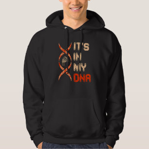 ZIJN IN MIJN DNA-AMERIKAANSE NATIEVE AMERIKAANSE 1 HOODIE