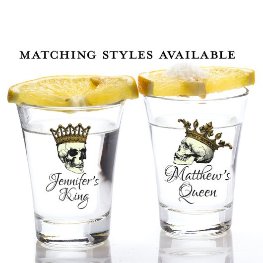 Zijn koningin schedel met gouden kroonkroon shot glas