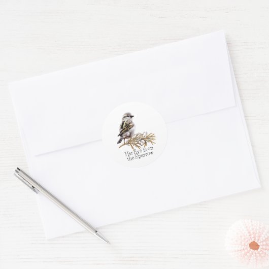 Zijn oog is op de mus ronde sticker (Envelop)