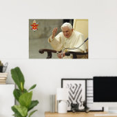 Zijne Heiligheid Paus Benedictus XVI Poster (Thuiskantoor)