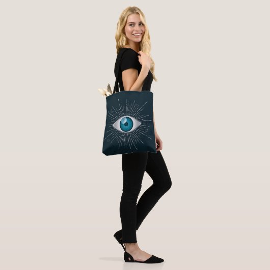 Zilver & Blauwgroen Blauw Mystic Aqua Evil Eye Naz Tote Bag (Op model)