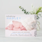 Zilver & Blue Damask Birth Announement Aankondiging (Staand voorkant)