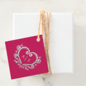 Zilver decoratieve monogram rode bruiloft bedankjes labels (In situ)