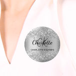 Zilver elegante naamplaatje ronde button 3,2 cm<br><div class="desc">Een faux zilveren achtergrond versierd met confetti. Personaliseer en voeg uw monogram initialen,  voornaam en volledige naam.</div>