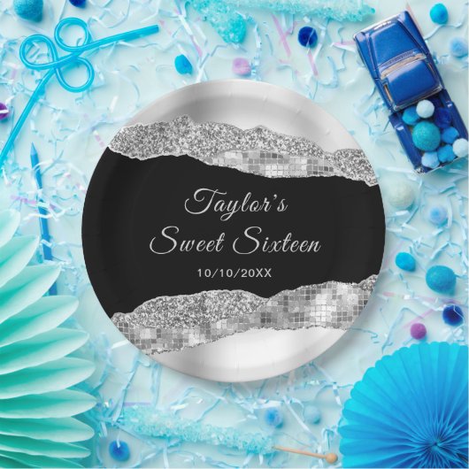 Zilver- en zwarte glazen scheuren zoete zestien papieren bordje (Feest)