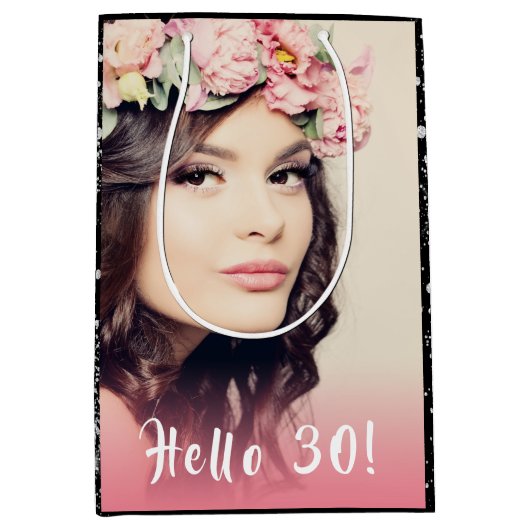 Zilver glanzend glitter stof verjaardag foto hello medium cadeauzakje (Voorkant)