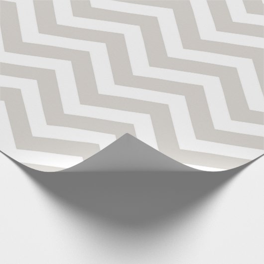 Zilver grijs en witte dikke Chevron Weddendag Cadeaupapier (Hoek)
