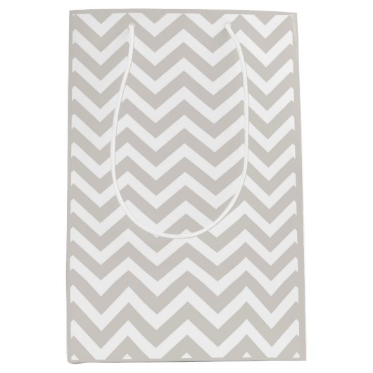 Zilver grijs en witte dikke Chevron Weddendag Medium Cadeauzakje (Voorkant)