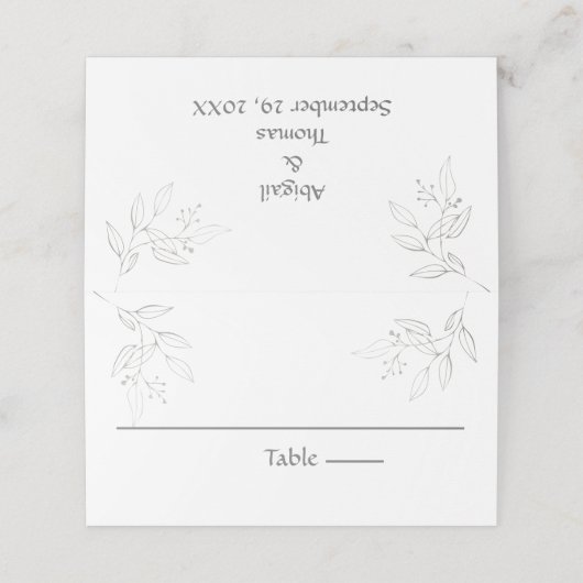 Zilver grijze bladeren botanische legante bruiloft plaatskaartje (Buitenkant ongevouwen)