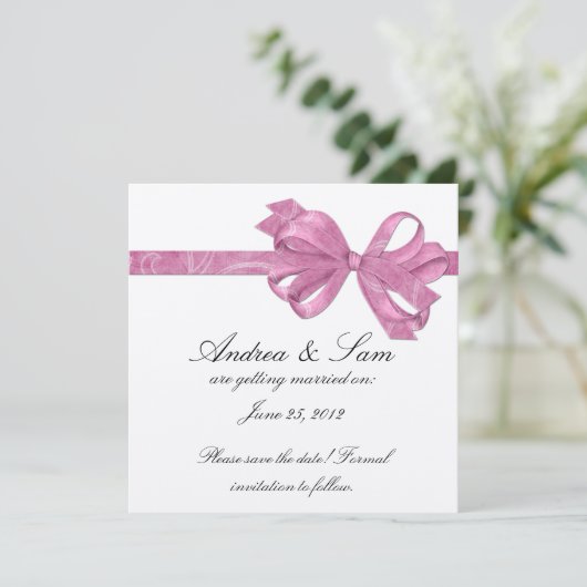 Zilver met roze lint sparen de Datum Kaart (Staand voorkant)