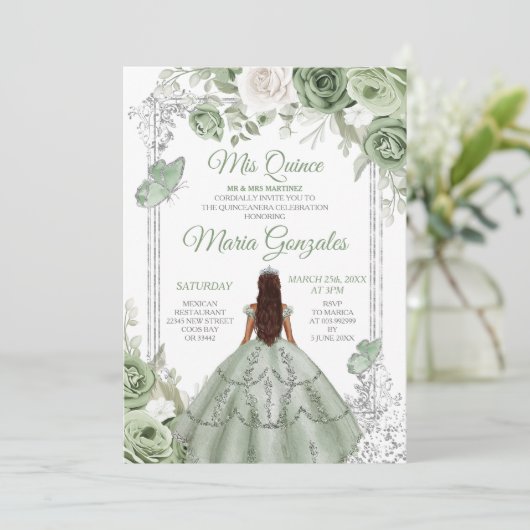 Zilver Mis Quince Sage Groen Bloemen Quinceañera Kaart (Staand voorkant)