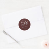 Zilver Modern Script 70ste verjaardagsfeest Burgun Ronde Sticker (Envelop)