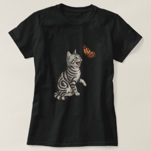 Zilver Tabby Kitten Jagt Vlinder T-shirt
