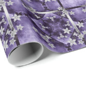 Zilverbloemen op paars en zwart cadeaupapier (Rol Hoek)