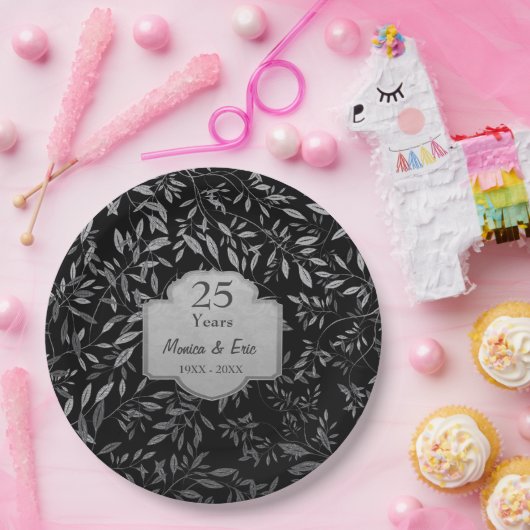 Zilveren bladeren op zwart 25e Jubileum Papieren Bordje (Feest)