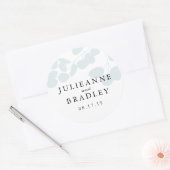 Zilveren Blauwe Eucalyptus Tak Moderne Bruiloft Ronde Sticker (Envelop)