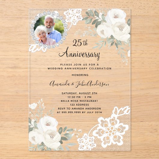 Zilveren bloemen foto 25ste huwelijksverjaardag acryl uitnodigingen (Voorkant)