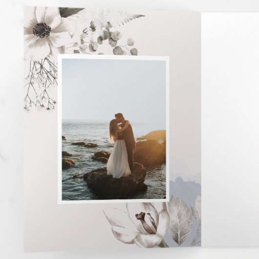 zilveren blush bloemendrievoudige bruiloft uitnodi drieluik uitnodiging (Binnenzijde eerst)