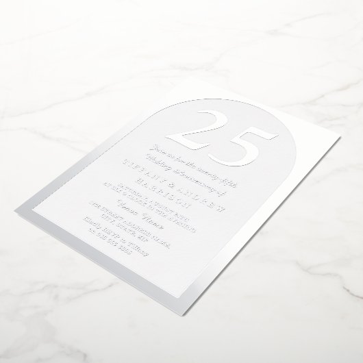 Zilveren Boog 25e Huwelijksjubileum Zilver Folie Uitnodiging (Gedraaid)