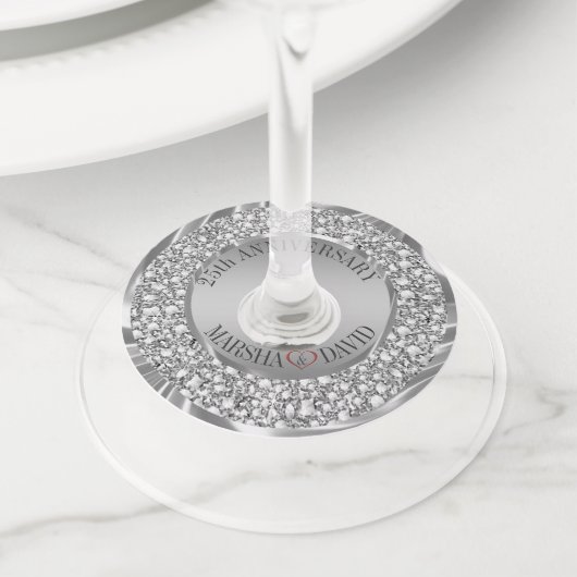 Zilveren diamanten en rood hart wijnglaslabel (Dichtbij)