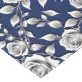 Zilveren en Witte Rozen Tafelkleed (Gekanteld)