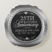 Zilveren en Zwarte 25e Huwelijksverjaardag Rond Kussen (Voorkant)