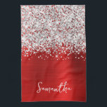 Zilveren Glitter Rood Glam Naam Theedoek<br><div class="desc">Pas het moderne handgeschreven stijlscript aan creëer uw eigen gepersonaliseerde keukenhanddoek voor haar nieuwe huis. Voeg een monogram initiaal toe aan creëer een voornaam initiaal combinatie. Girly faux silver glitter en rode metallic folie digitale kunst die zal afdrukken als een foto op uw ontwerp.</div>