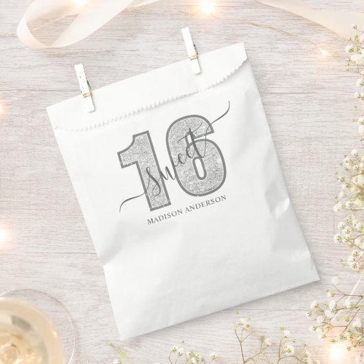 Zilveren Glitter Script Sweet 16 Verjaardag Bedankzakje (Geknipt)
