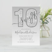 Zilveren Glitter Script Sweet 16 Verjaardagsfeestj Kaart (Staand voorkant)