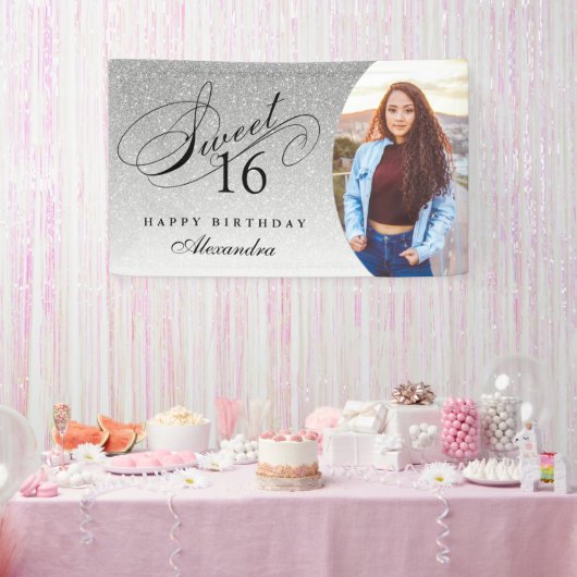 Zilveren Glitter Sweet 16 gepersonaliseerde foto Spandoek (Feest)