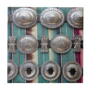 Zilveren gordels te koop, Santa Fe, New Mexico. Ve Tegeltje