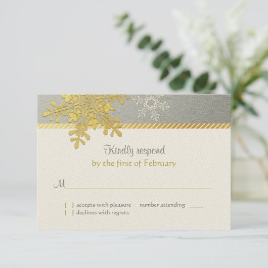 Zilveren Gouden Sneeuwvlok Winter Huwelijk Antwoor RSVP Kaartje (Staand voorkant)