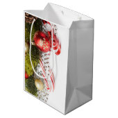 Zilveren Groene en Rode Kerstmisdecoratie Medium Cadeauzakje (Achterkant Gekanteld)