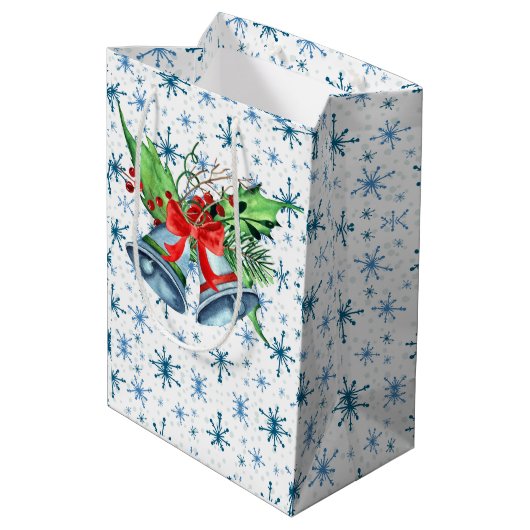 Zilveren kerstaven, Holly en Blauwe Snowflakes Medium Cadeauzakje (Achterkant Gekanteld)