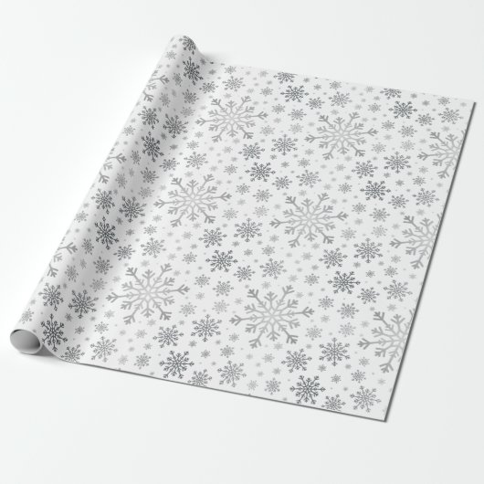 zilveren kerstsnowflakes op winterwit cadeaupapier (Uitgerold)