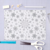  zilveren kerstsnowflakes op winterwit tissuepapier (Craft)