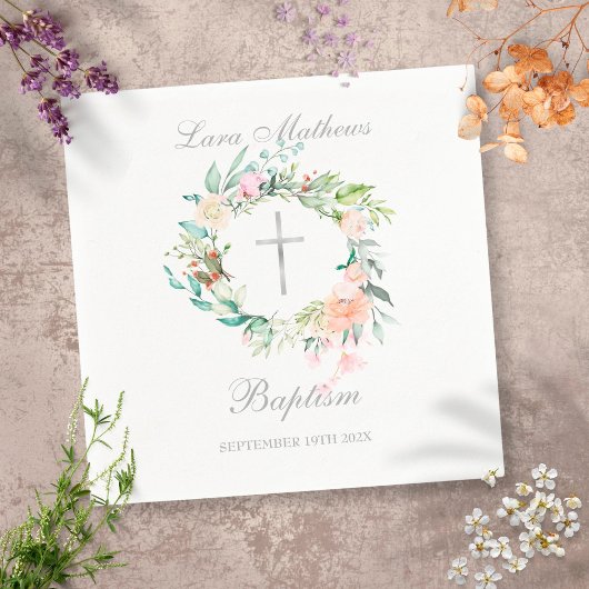 Zilveren kruis bloemenguirlande doopfeest servet