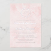 Zilveren Monogram Krans Script Blush Roze Huwelijk Folie Uitnodiging (Voorkant)