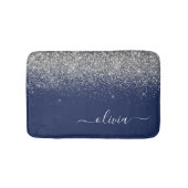 Zilveren Navy Blauwe Glitter Meisjesnaam Monogram Badmat (Voorkant)
