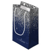 Zilveren Navy Blauwe Glitter Meisjesnaam Monogram Klein Cadeauzakje (Voorkant Gekanteld)