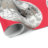 Zilveren Ornamenten op rood inpakpapier (Rol Hoek)