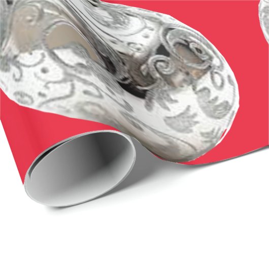 Zilveren Ornamenten op rood inpakpapier (Rol Hoek)
