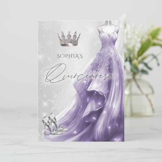 Zilveren Paarse Jurk Winter Sneeuwvlokken Quinceañ Kaart (Staand voorkant)