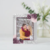 Zilveren rood-wijn bloemige foto Save the Date bru (Staand voorkant)