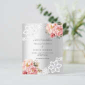 Zilveren roze bloemen bruiloft uitnodiging (Staand voorkant)