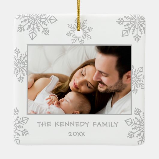 Zilveren Sneeuwvlokken 2 Foto Baby's Eerste Kerstm Keramisch Ornament (Achterkant)