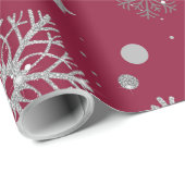 Zilveren sneeuwvlokken op donkerrood cadeaupapier (Rol Hoek)
