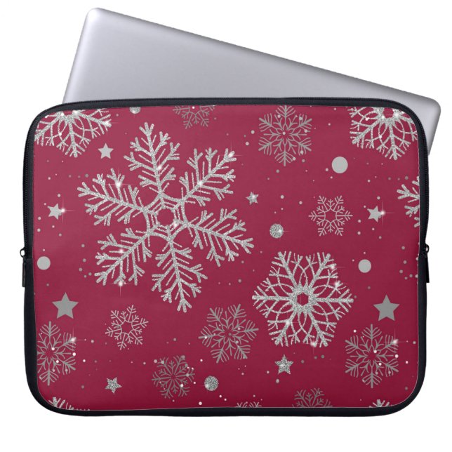 Zilveren sneeuwvlokken op donkerrood laptop sleeve (Voorkant)